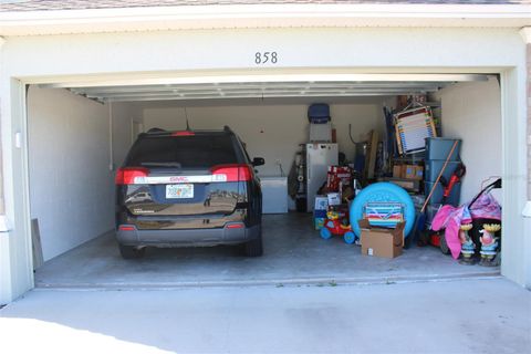 A home in WINTER HAVEN