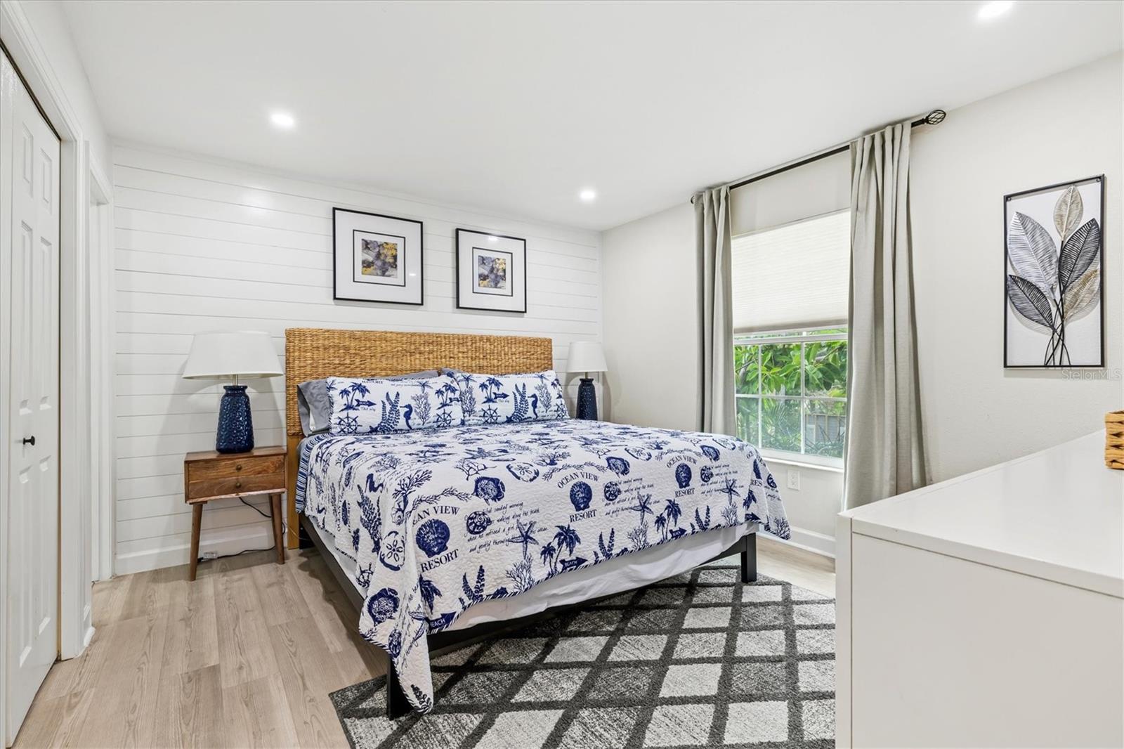 EDGEMERE - Residential