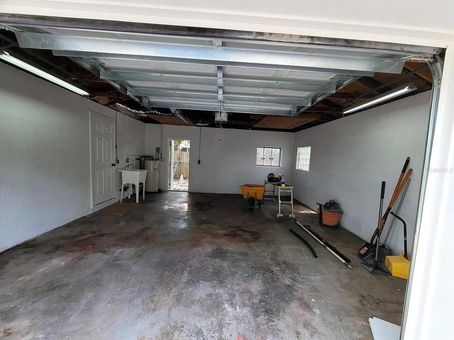 FIFTIETH AVE HOMESITES REV W 1/2 OF LOT 23 - Residential