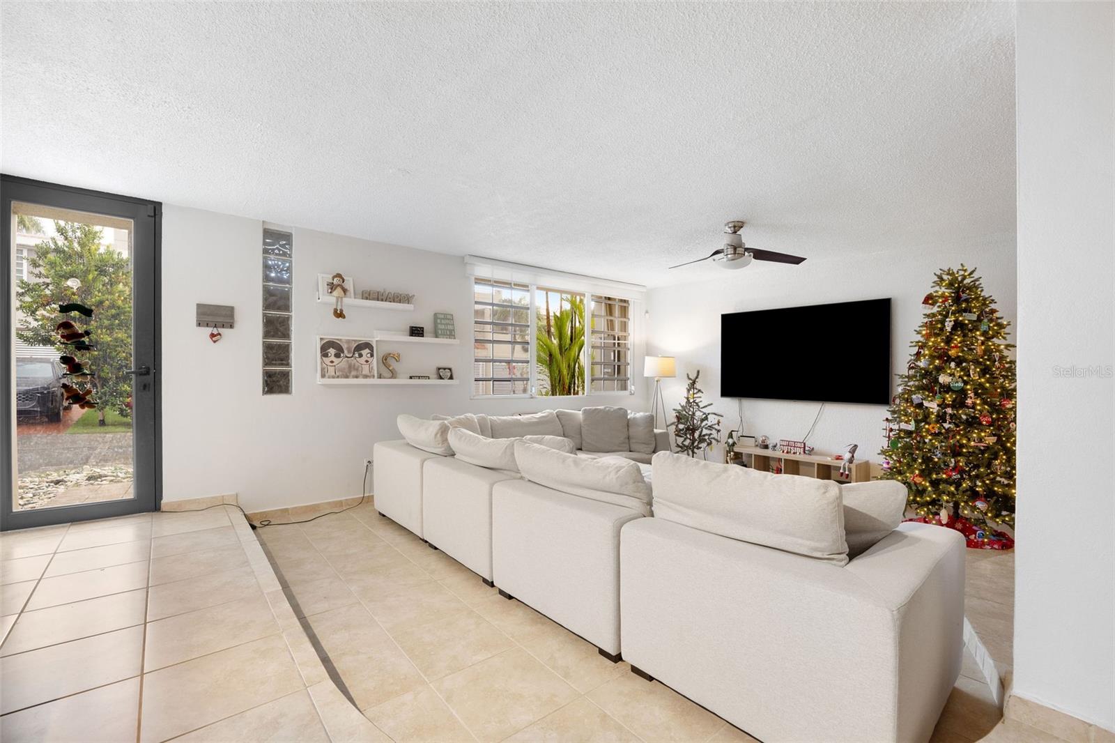 C. Flamboyán GARDEN HILLS TOWN PARK A2