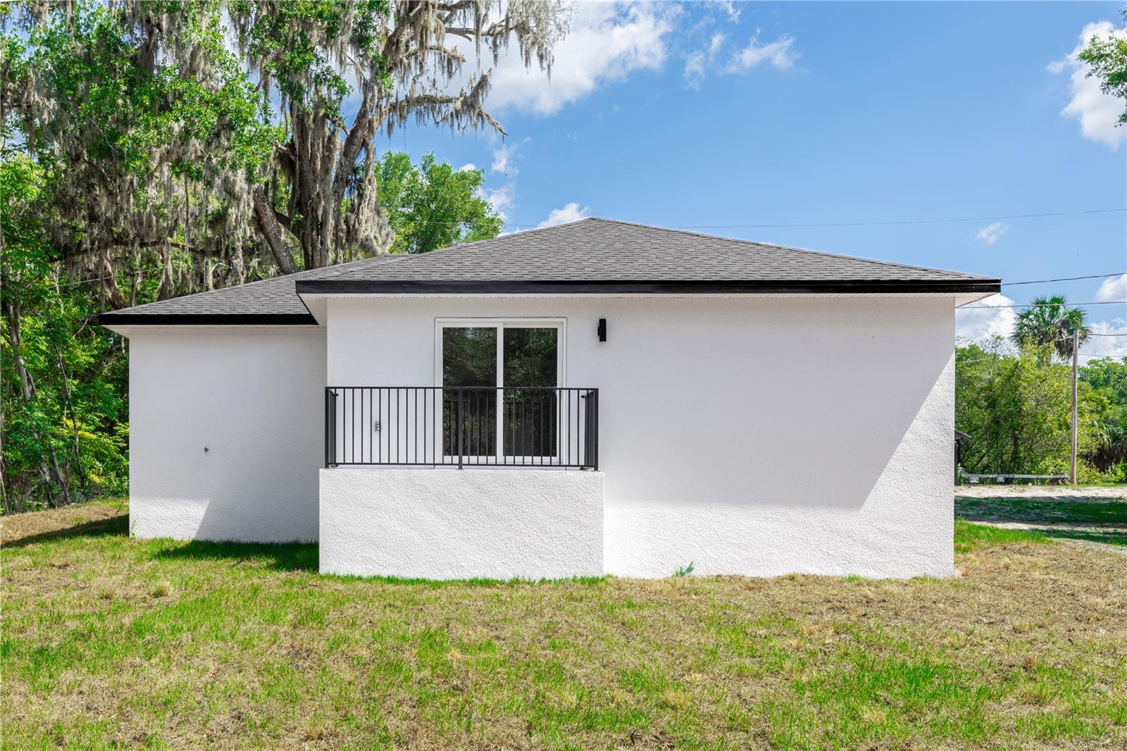 544 E VOORHIS AVENUE