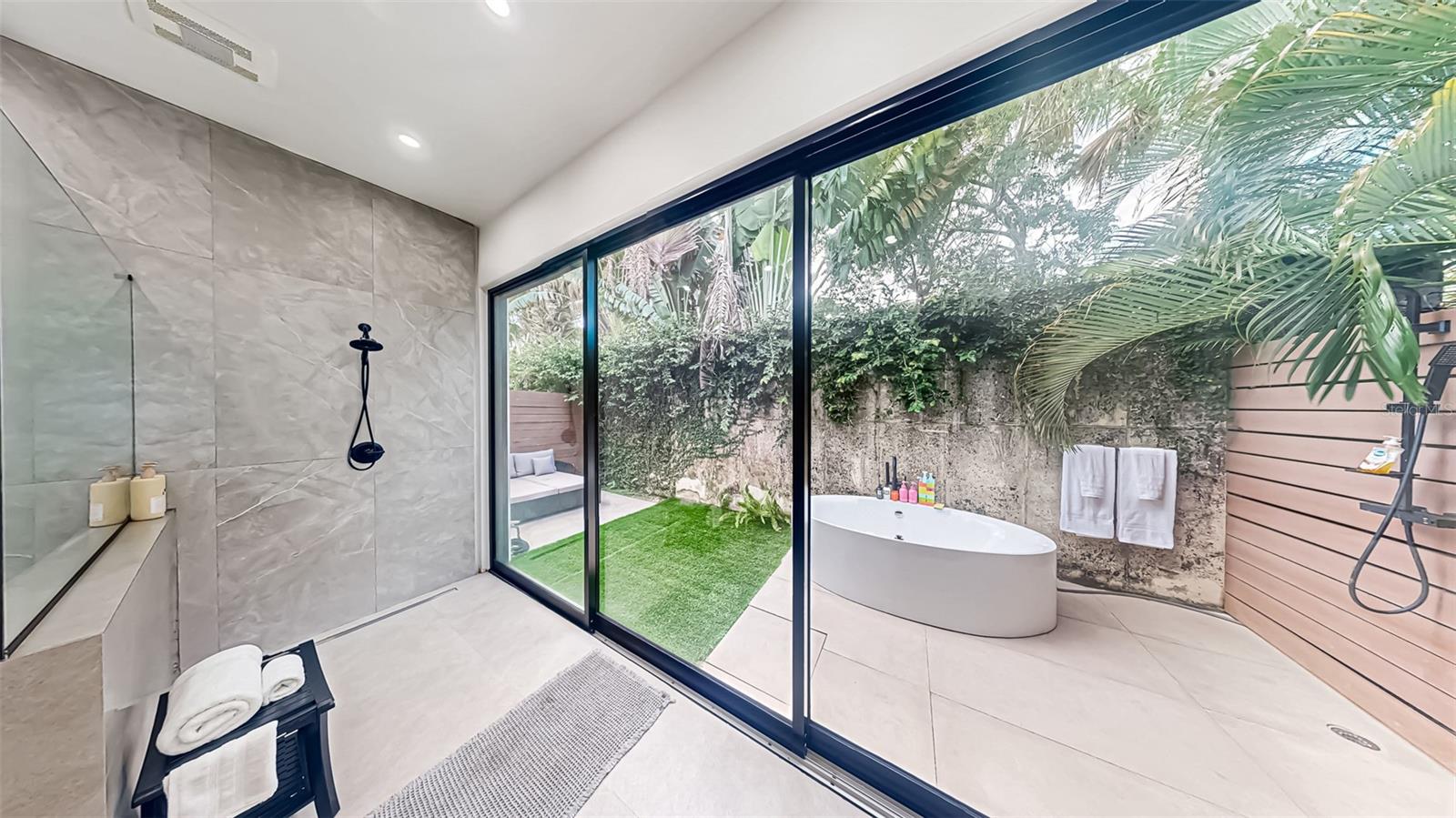 DORADO BEACH EAST - Residential