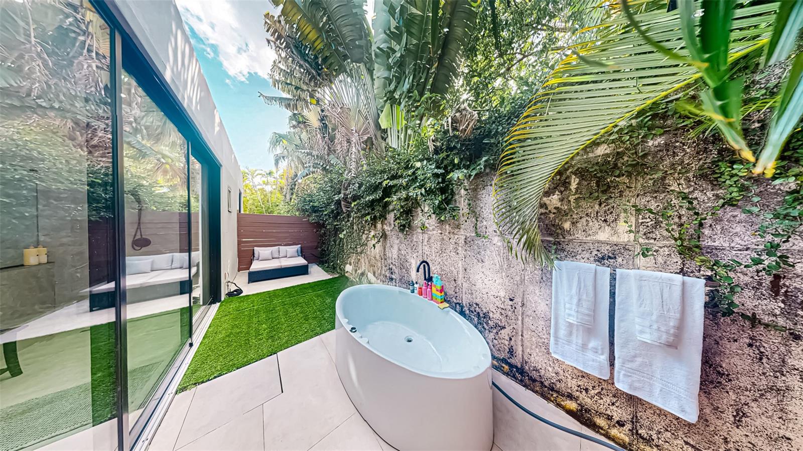 DORADO BEACH EAST - Residential