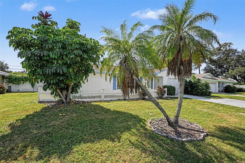 Photo of 13570 99th Avenue N, Seminole, FL 33776 (MLS # TB8562062)