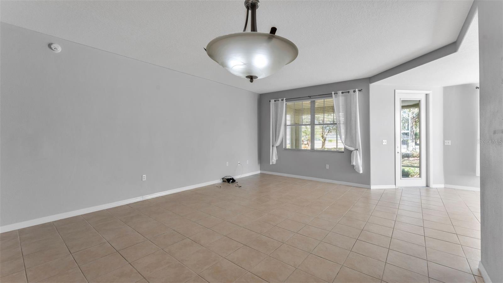 CARRIAGE HMS/CARILLON LAKES - Residential