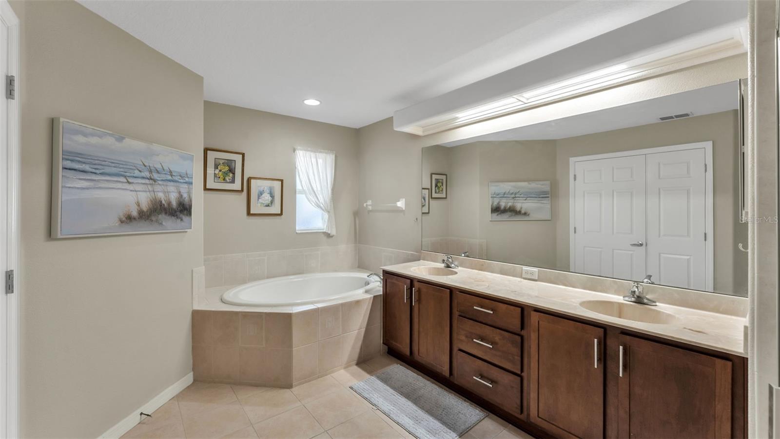 CARRIAGE HMS/CARILLON LAKES - Residential