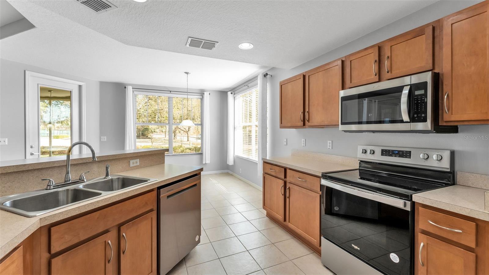 CARRIAGE HMS/CARILLON LAKES - Residential