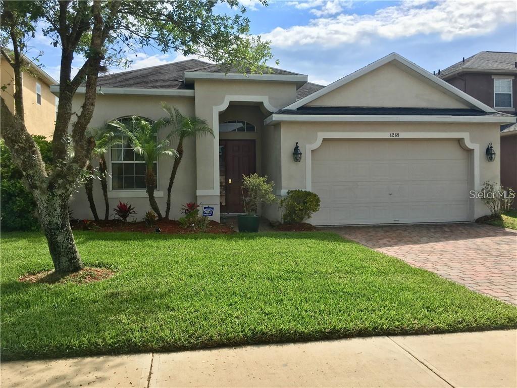 Look no further — this beautifully maintained 4-bedroom home is located in one of Oviedo’s most desirable communities, known for its top-rated schools. Featuring spacious bedrooms, a formal dining room, an eat-in kitchen, high ceilings, and a screened patio with a private backyard. Freshly painted with new flooring, ceiling fans, and stainless steel appliances.
The landlord covers the HOA fees, granting tenants access to all community amenities including a resort-style pool, tennis courts, gym, and clubhouse. Tenant is responsible for all utilities and landscaping.