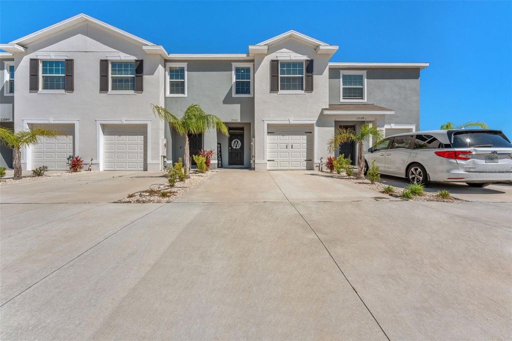 Photo of 33105 Major Oak Drive, Wesley Chapel, FL 33545 (MLS # TB8375021)