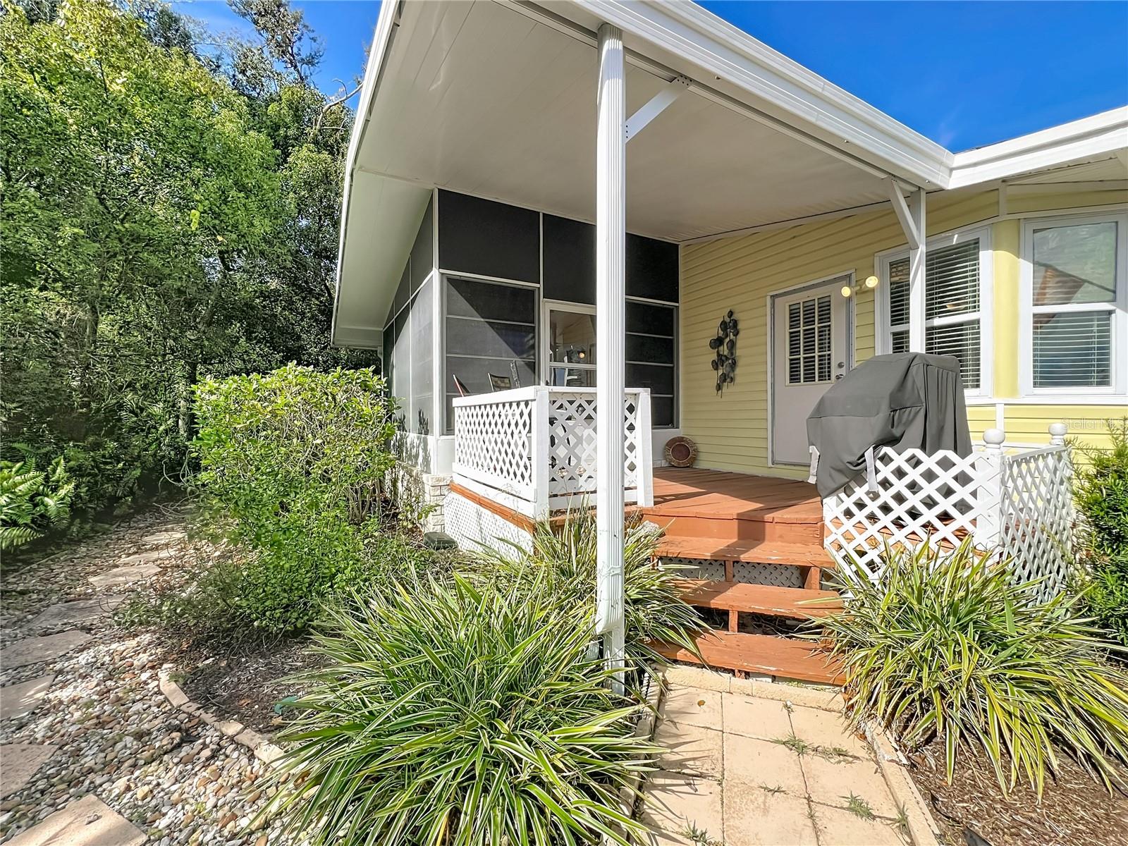 TAVARES FOX RUN MOBILE HOME - Residential