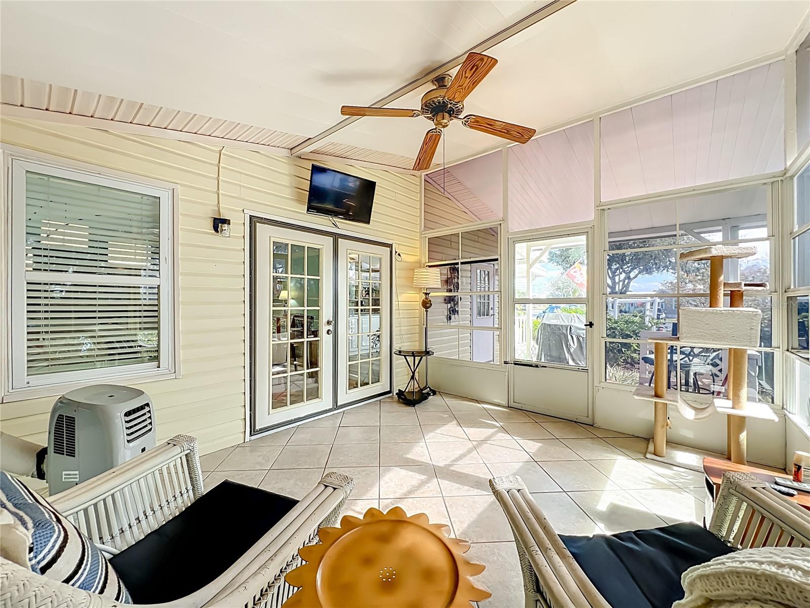 TAVARES FOX RUN MOBILE HOME - Residential