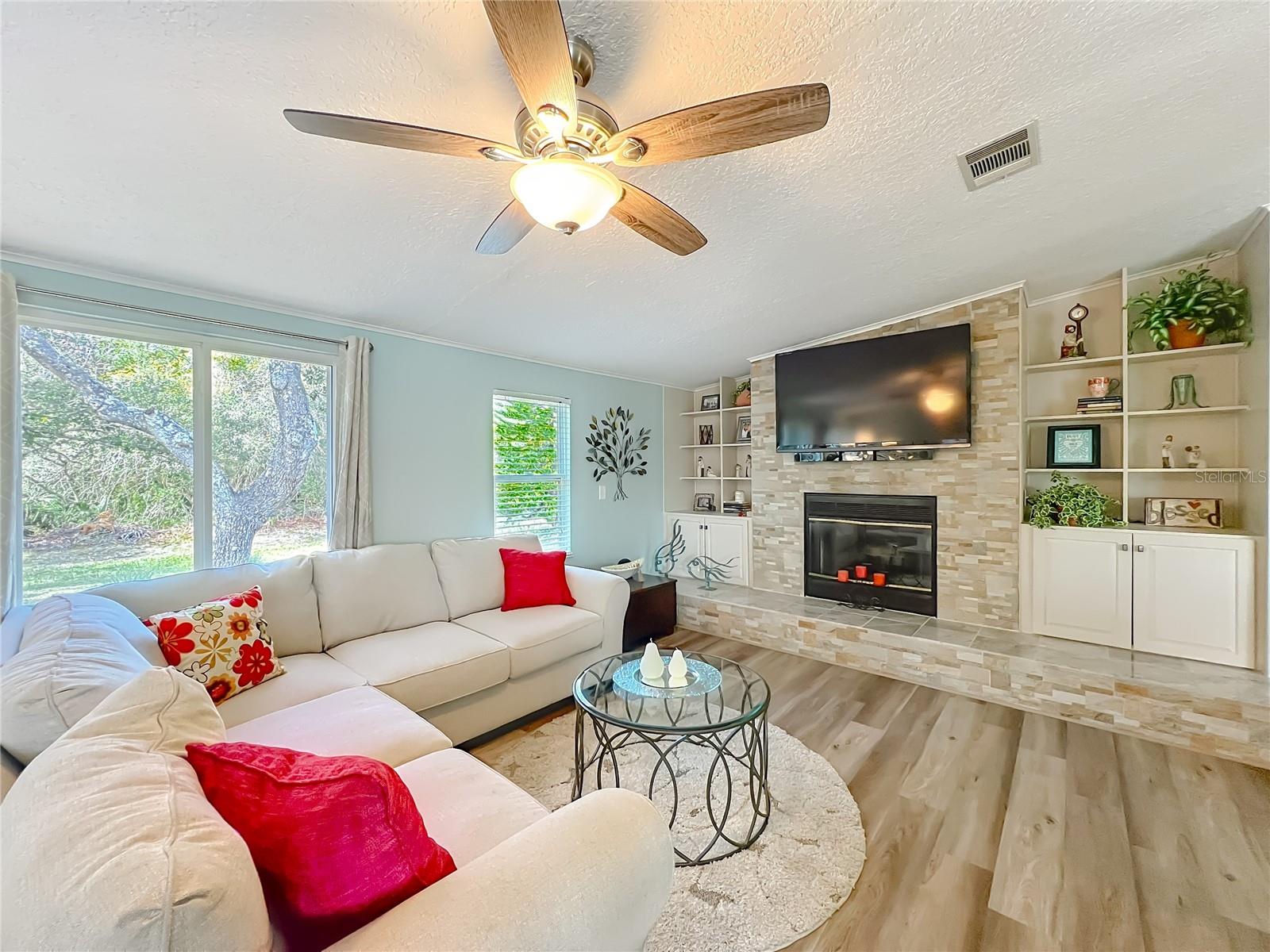 TAVARES FOX RUN MOBILE HOME - Residential