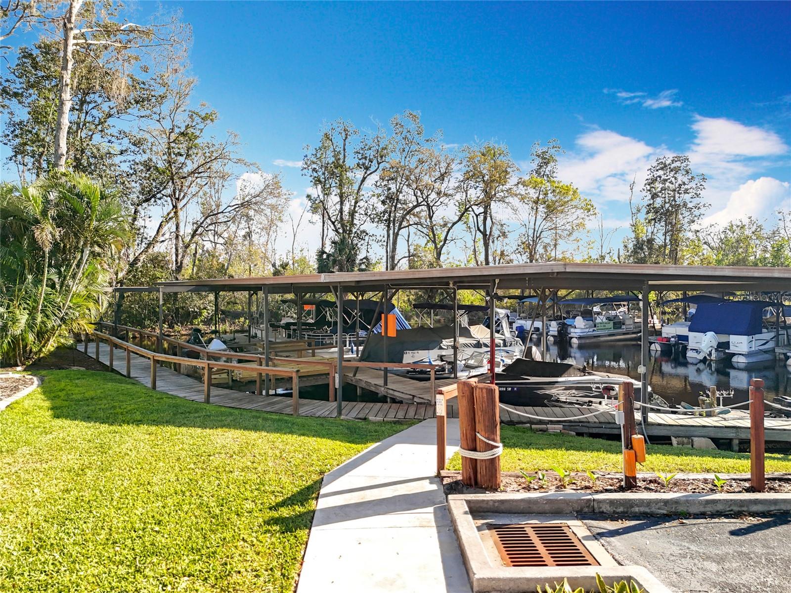 TAVARES FOX RUN MOBILE HOME - Residential