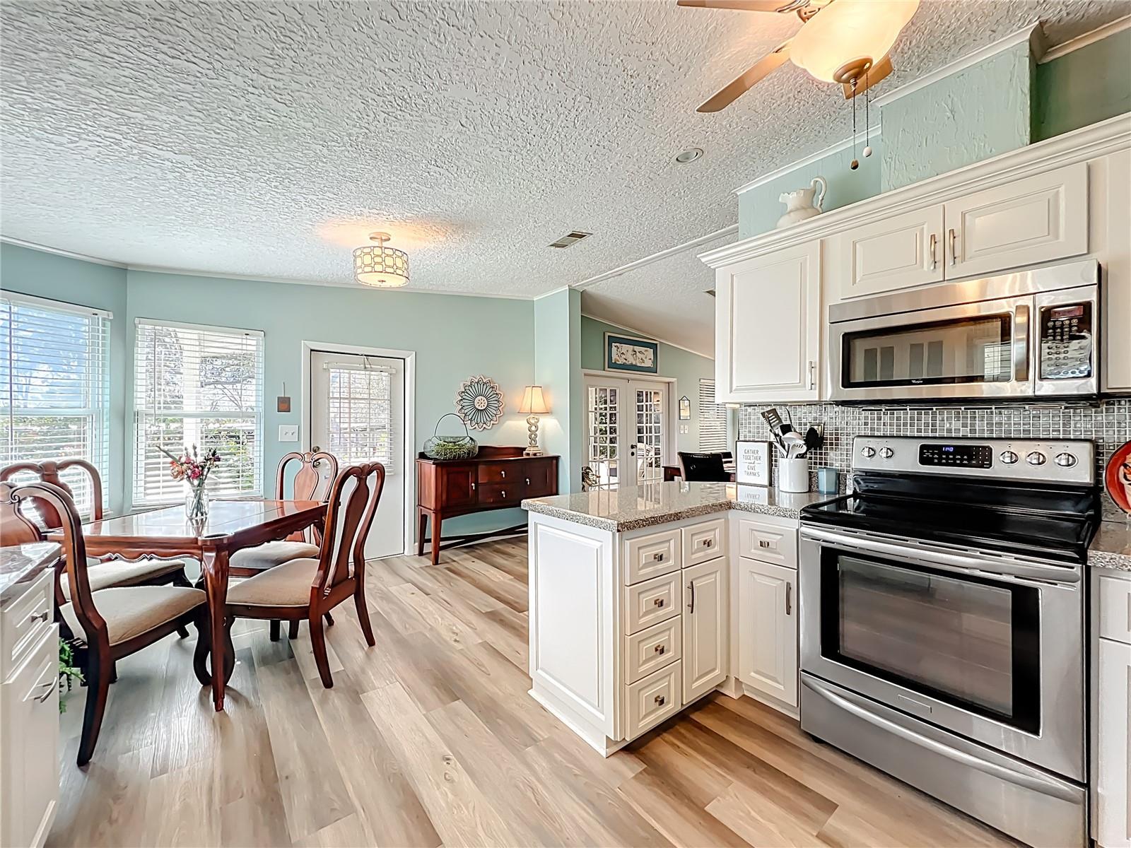 TAVARES FOX RUN MOBILE HOME - Residential