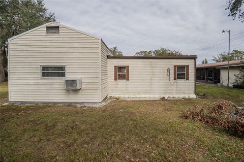 A home in LAKELAND