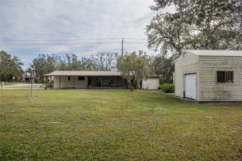 A home in LAKELAND