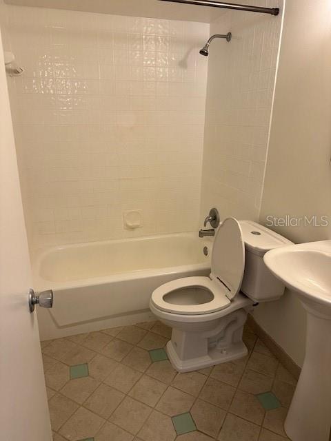 ARAGON CONDO - Residential Lease