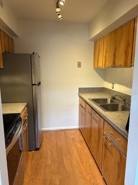ARAGON CONDO - Residential Lease