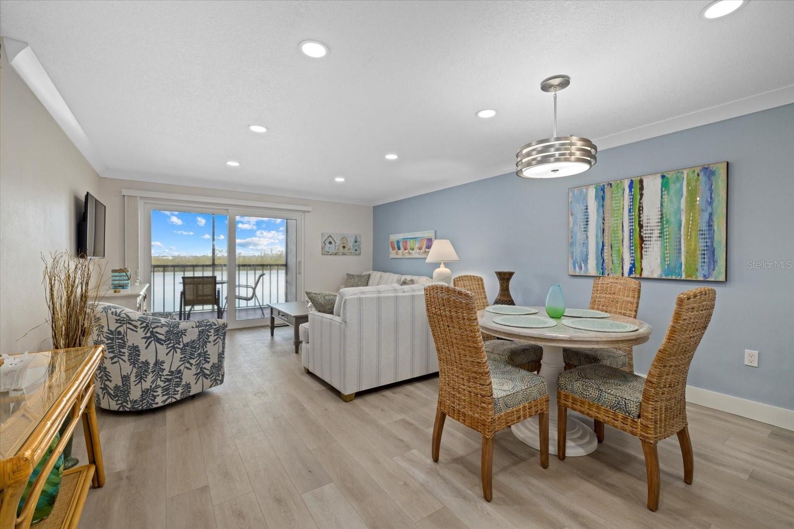 POINTE ON MIDNIGHT PASS - Residential