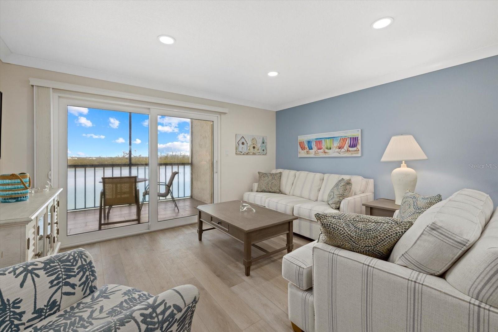 POINTE ON MIDNIGHT PASS - Residential