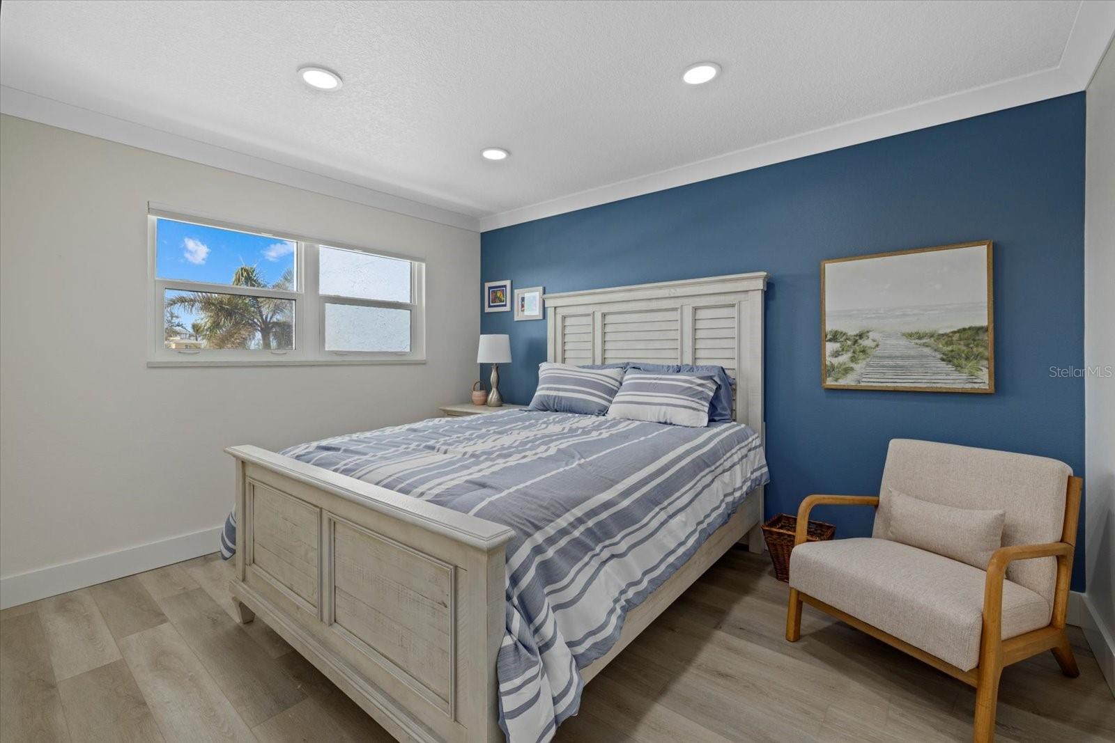 POINTE ON MIDNIGHT PASS - Residential