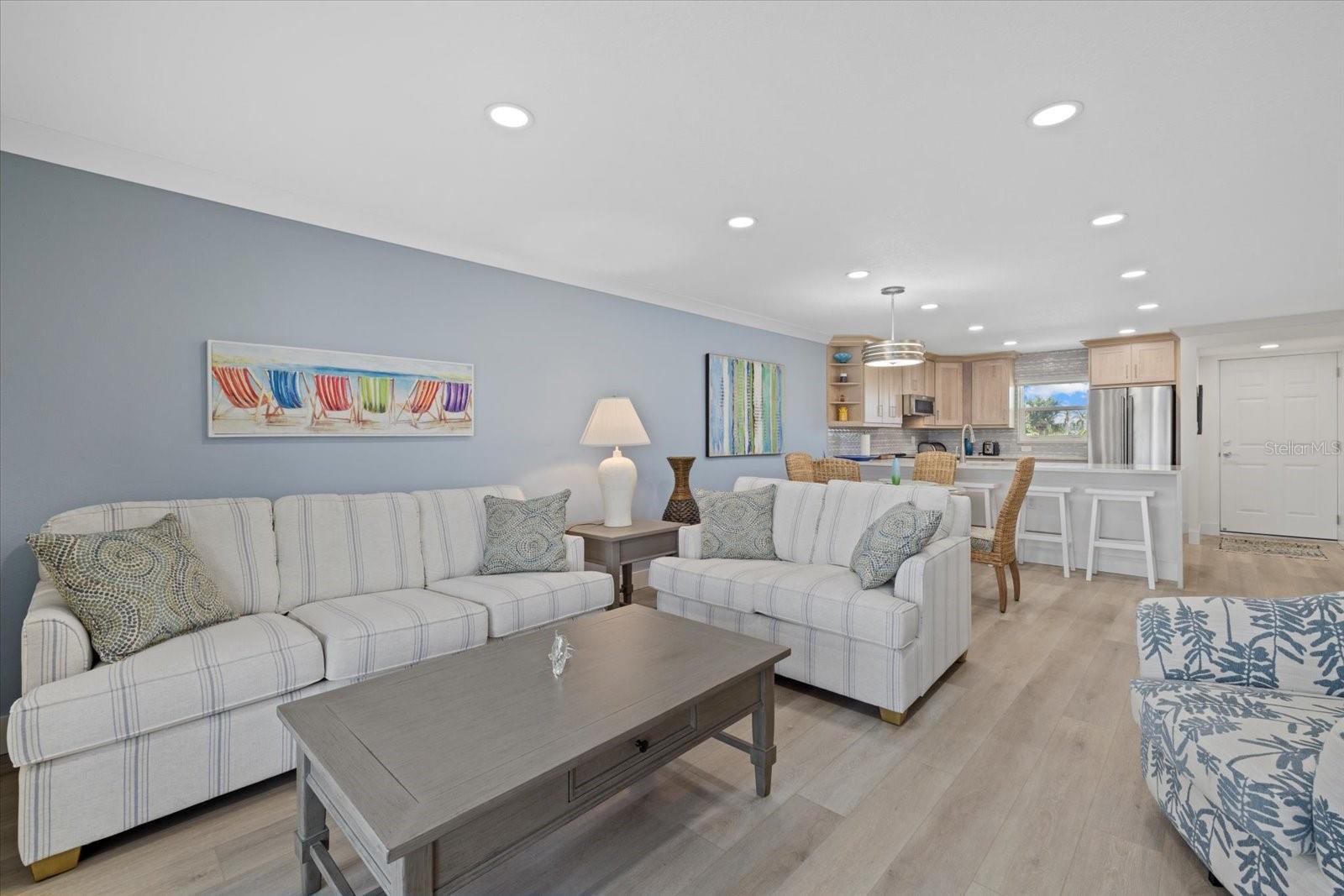 POINTE ON MIDNIGHT PASS - Residential
