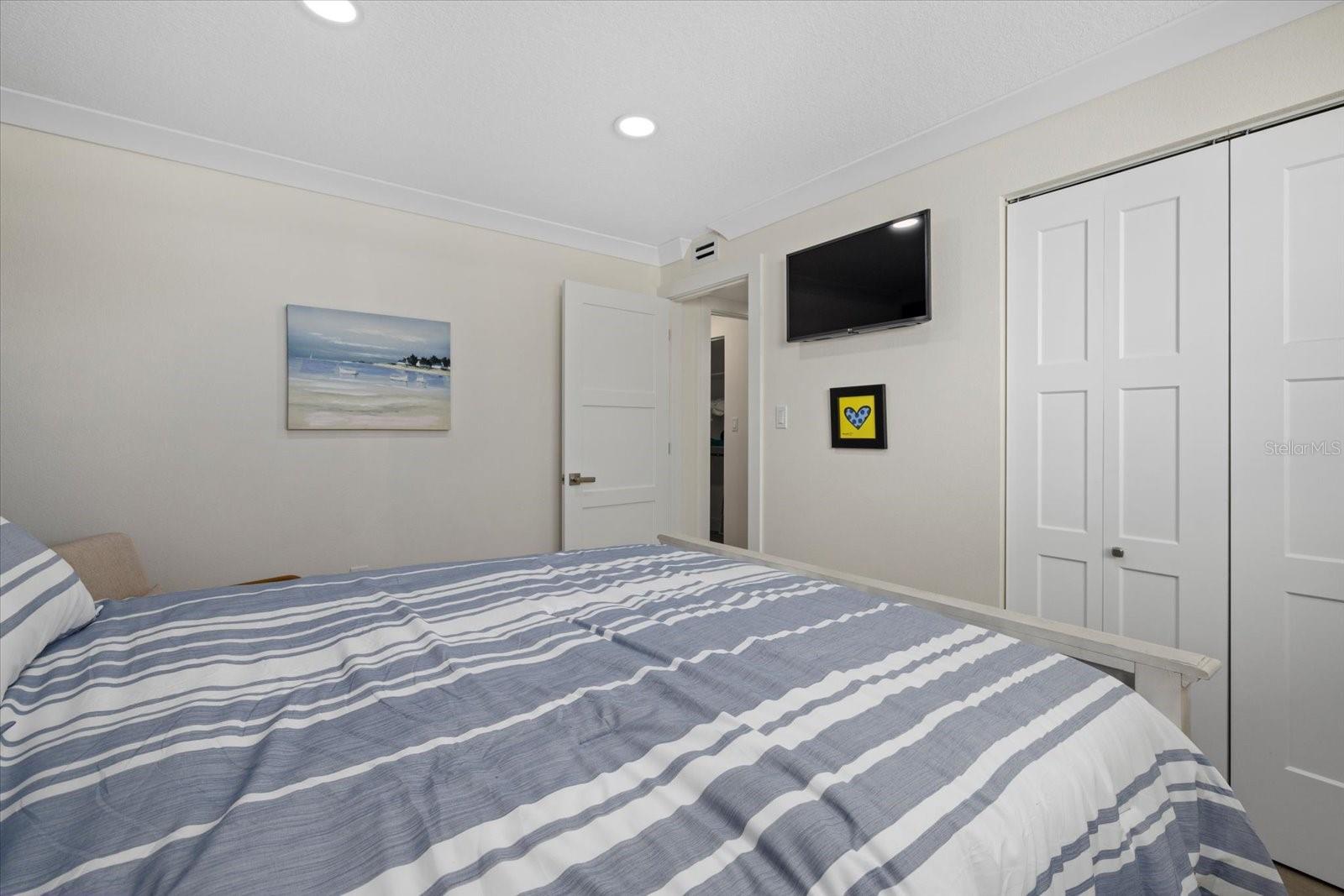 POINTE ON MIDNIGHT PASS - Residential