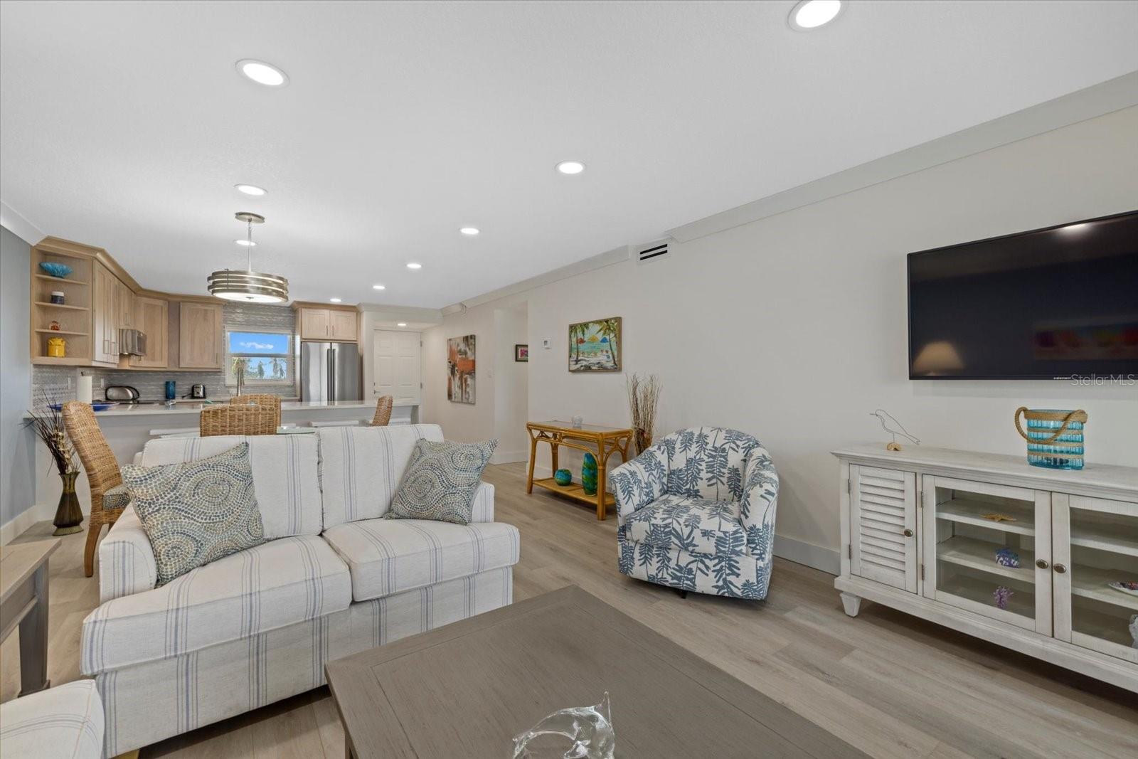 POINTE ON MIDNIGHT PASS - Residential