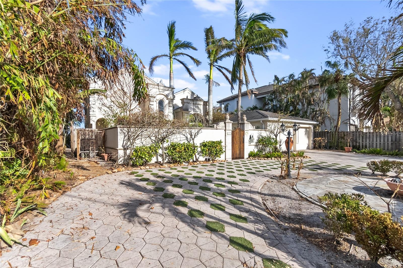 8213 MIDNIGHT PASS ROAD