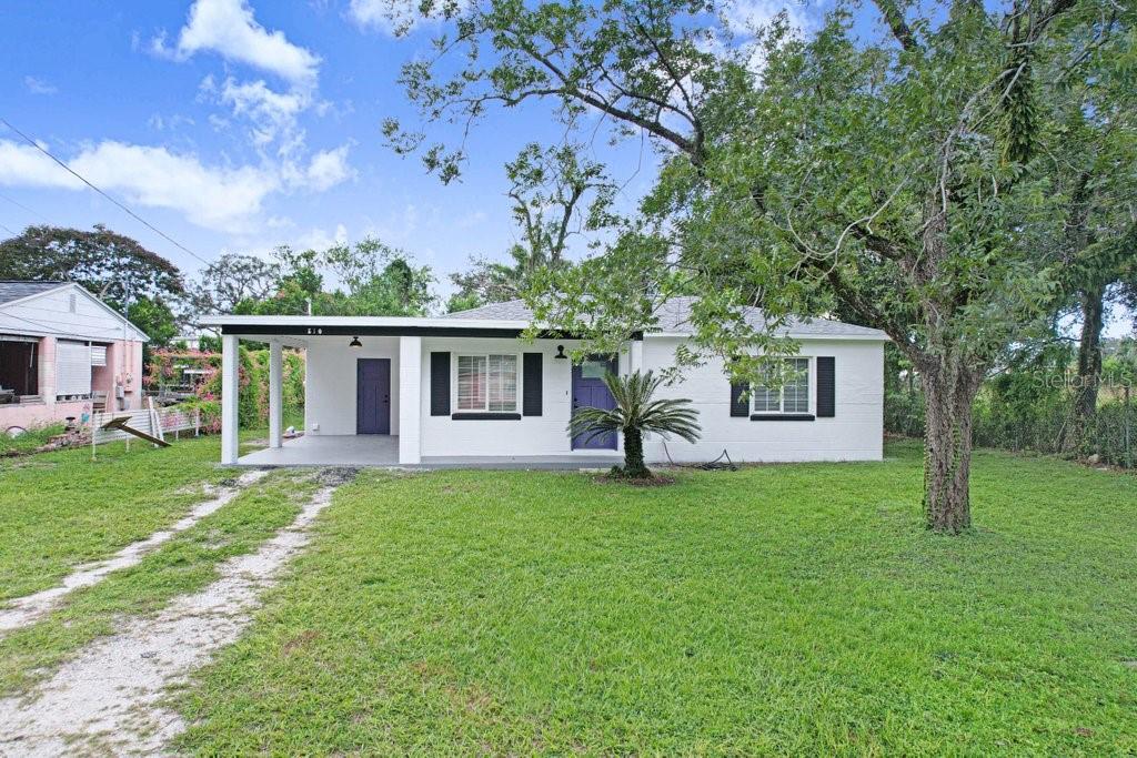 Photo of 810 Patbur Avenue, Tampa, FL 33612 (MLS # TB8549933)