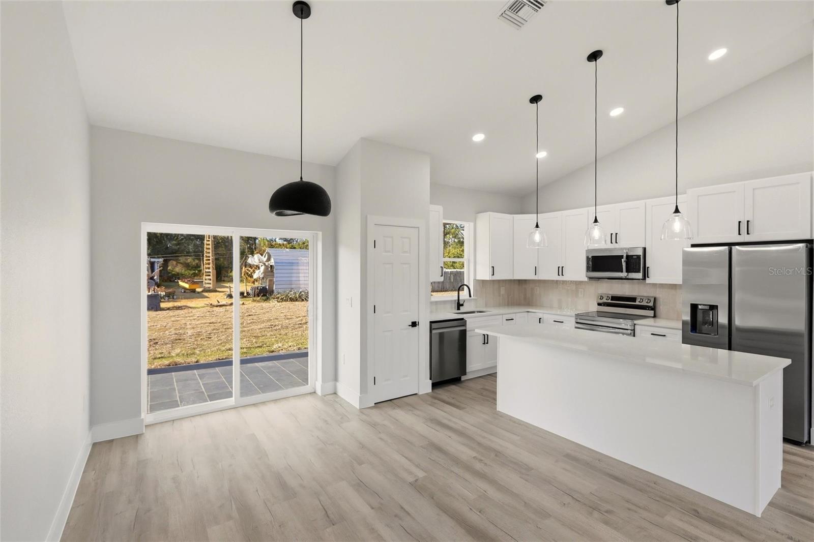 SEBRING COUNTRY ESTATES - Residential