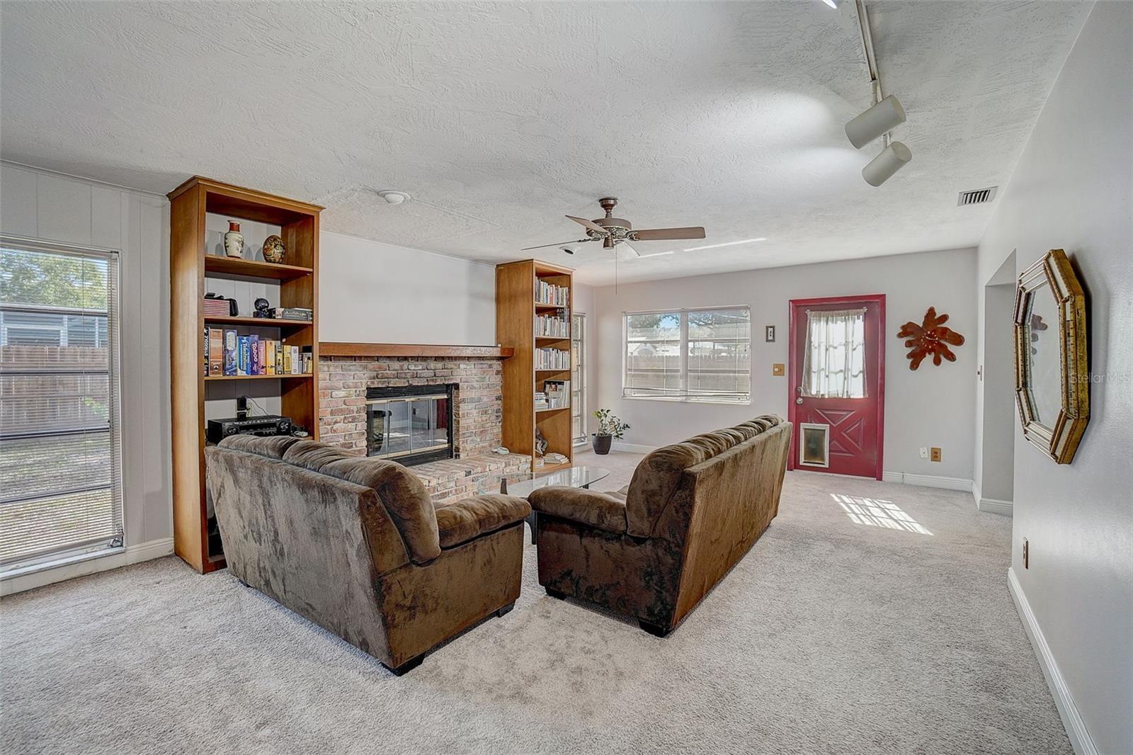 WOODMONT PARK ESTATES 1ST ADD - Residential