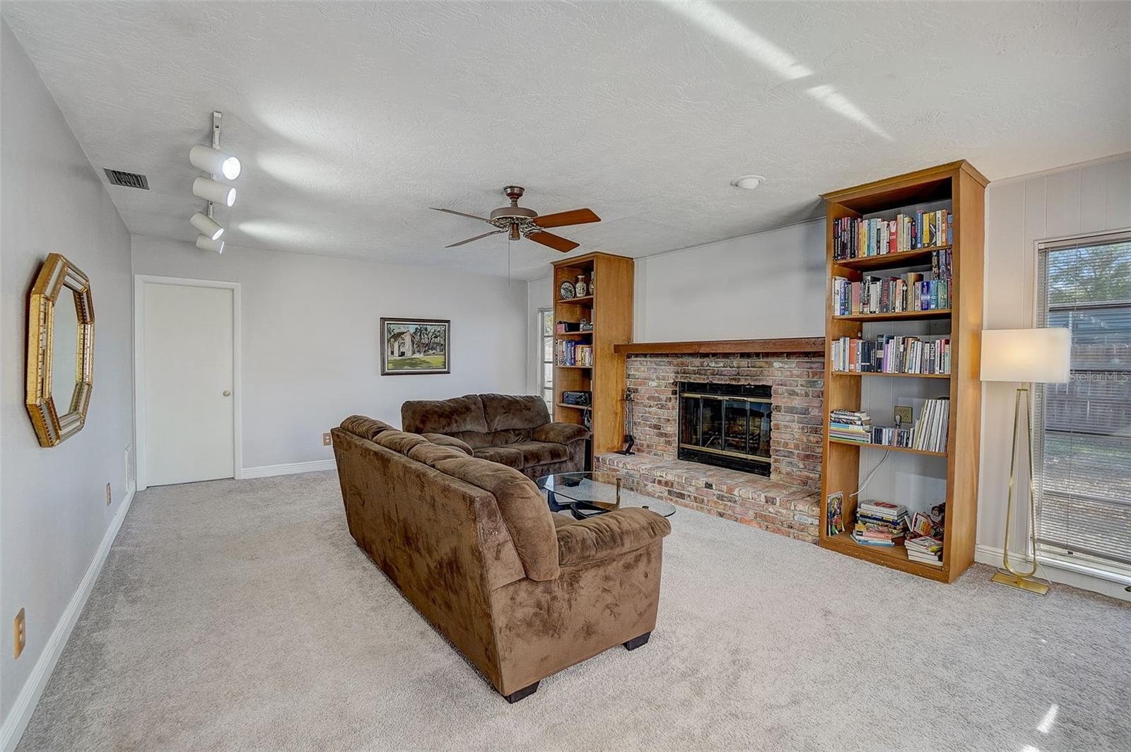 WOODMONT PARK ESTATES 1ST ADD - Residential