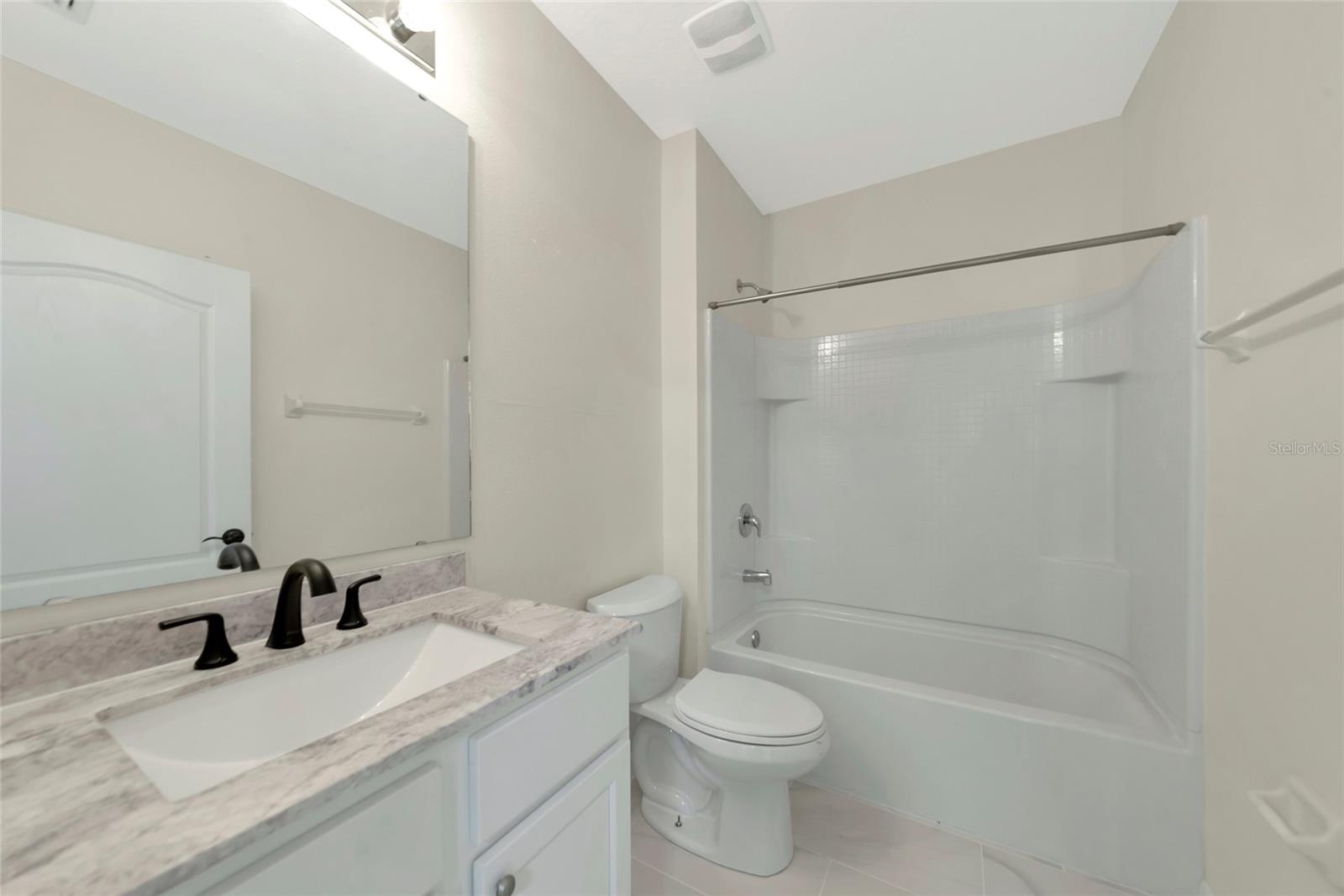 DEL TIERRA PH II - Residential