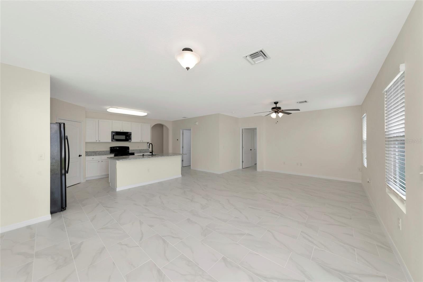 DEL TIERRA PH II - Residential