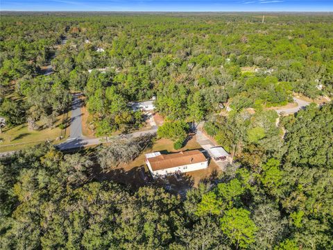 A home in HOMOSASSA