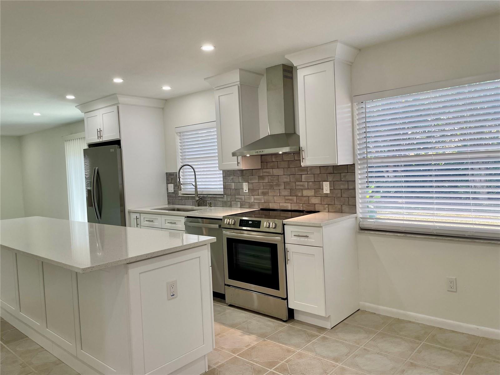 SUNLAKE PARK - Residential Lease