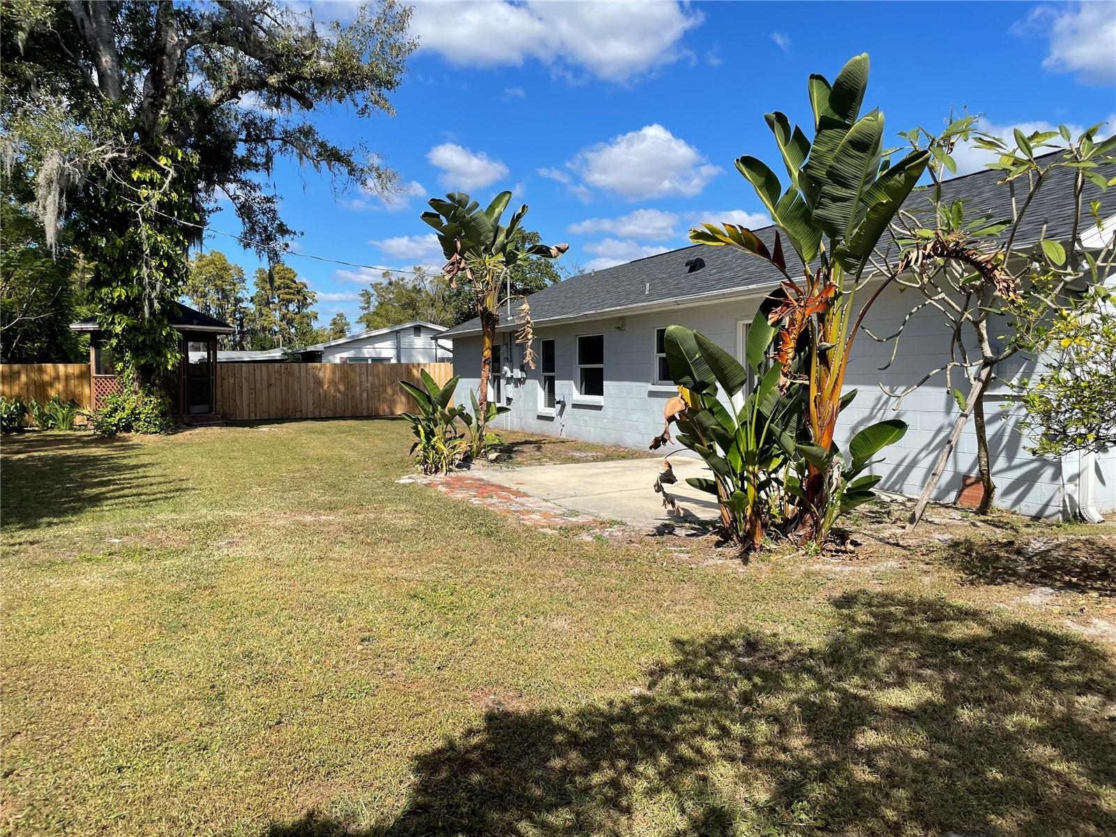 SUNLAKE PARK - Residential Lease