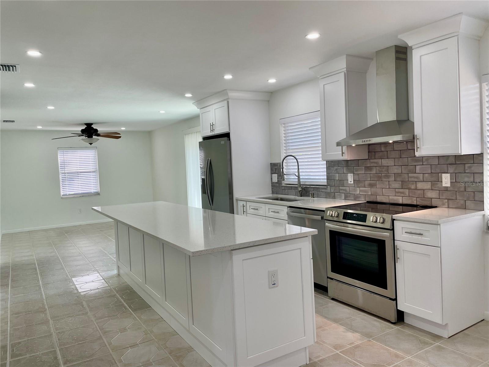 SUNLAKE PARK - Residential Lease