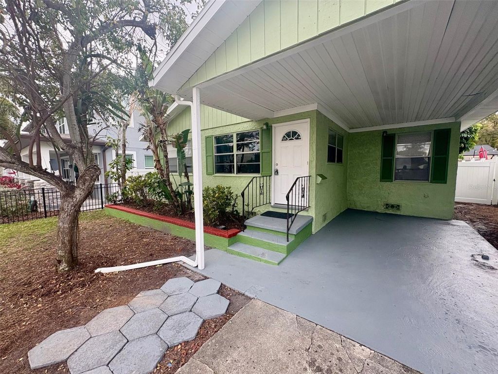 Photo of 534 33rd Avenue N, St Petersburg, FL 33704 (MLS # TB8483937)