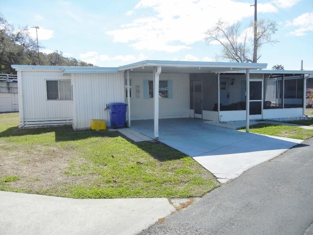 Photo of 205 Rue De Pont, Tavares, FL 32778 (MLS # G5108858)