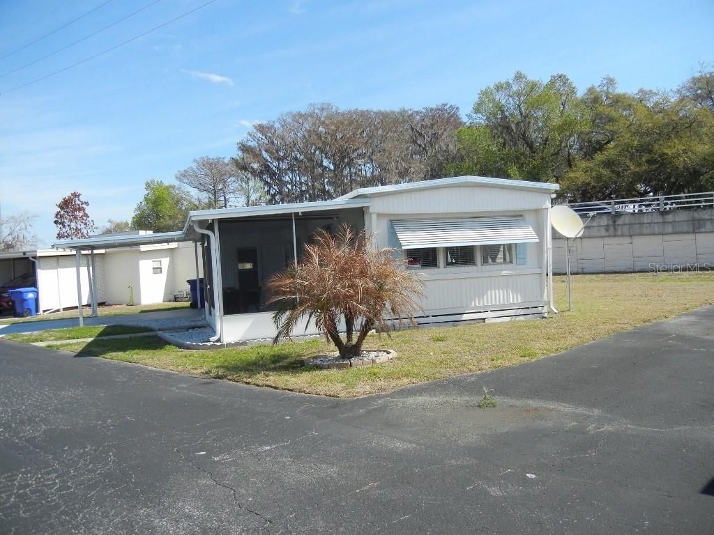 Photo of 205 Rue De Pont, Tavares, FL 32778 (MLS # G5108858)