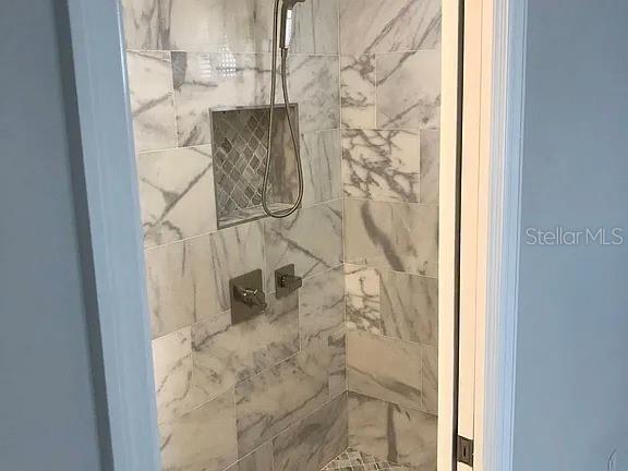 ENGLISH WOODS 1ST ADD - Residential Lease