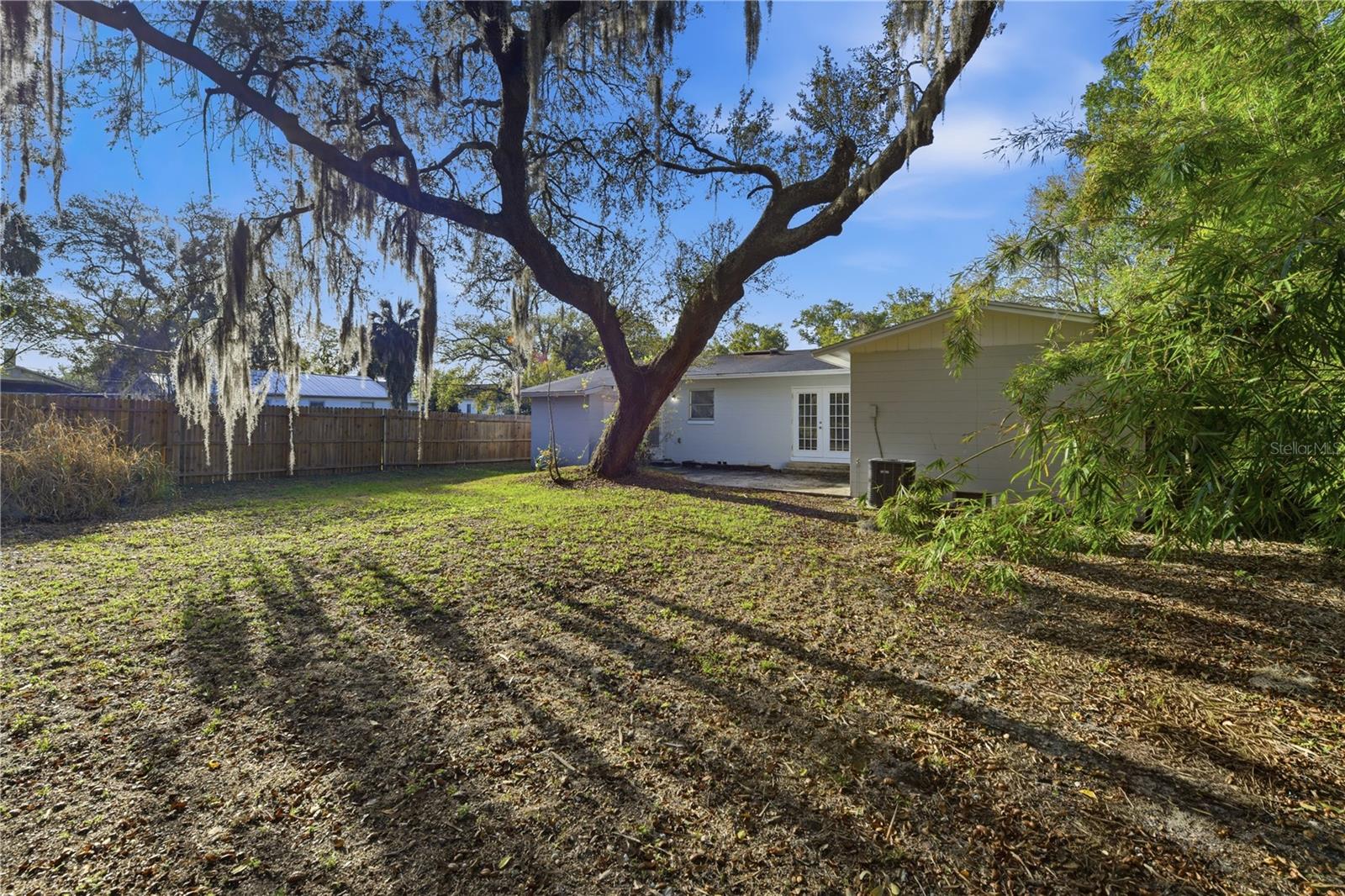 CRYSTAL LAKE WINTER HOMES - Residential