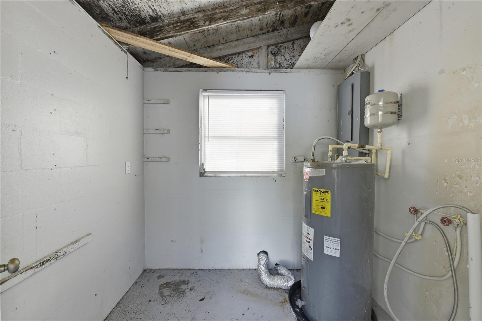 CRYSTAL LAKE WINTER HOMES - Residential