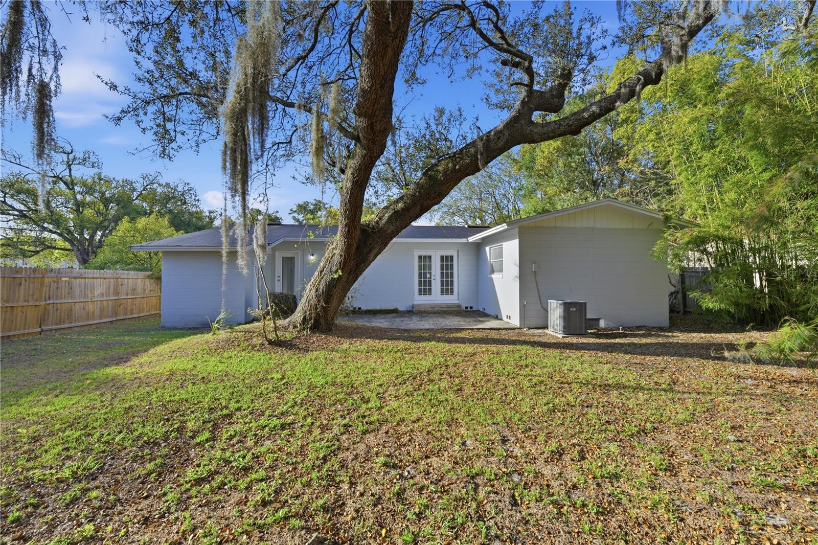 CRYSTAL LAKE WINTER HOMES - Residential