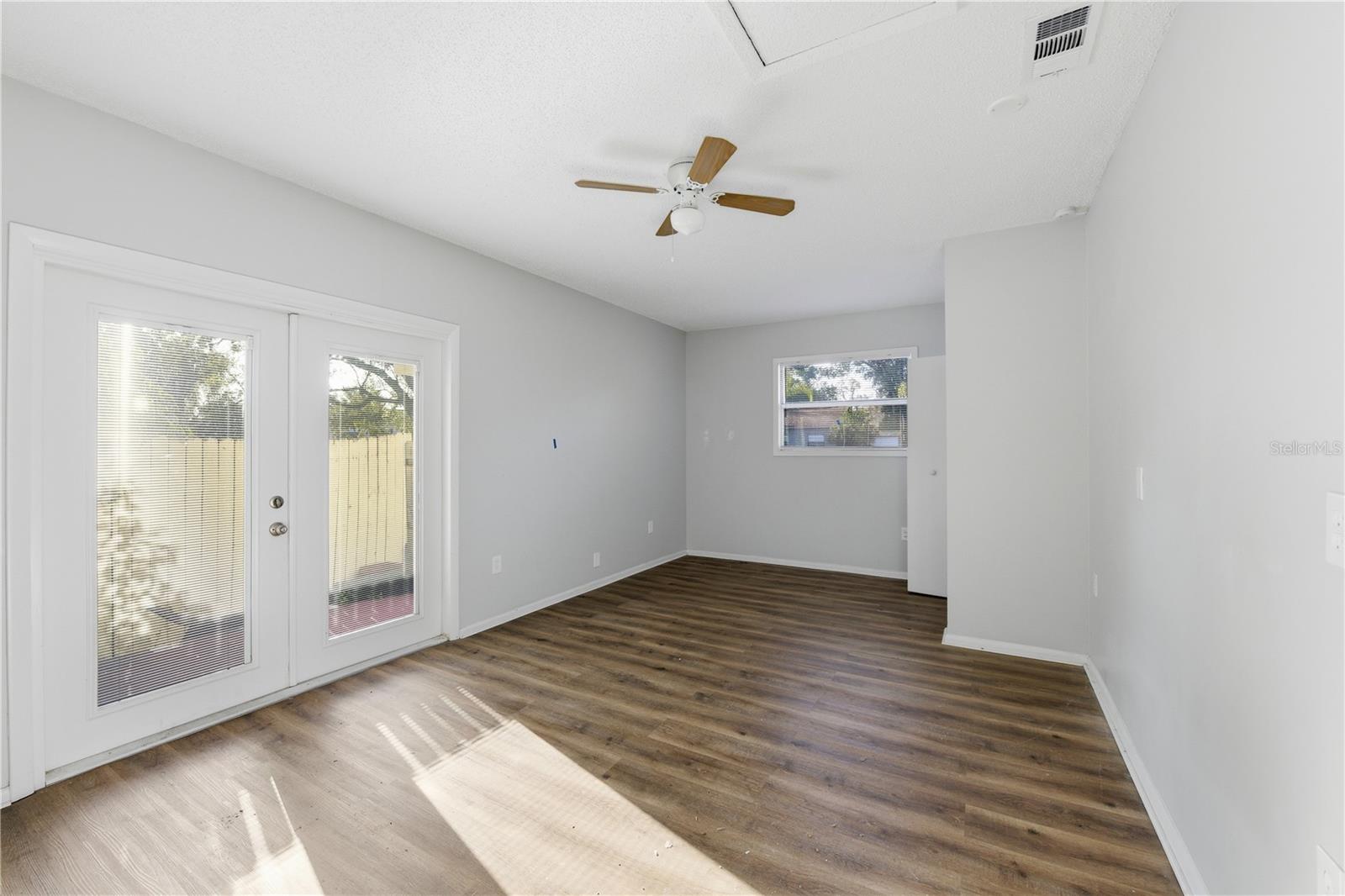 CRYSTAL LAKE WINTER HOMES - Residential