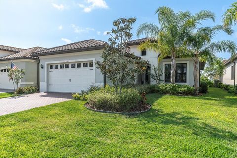 A home in PALMETTO