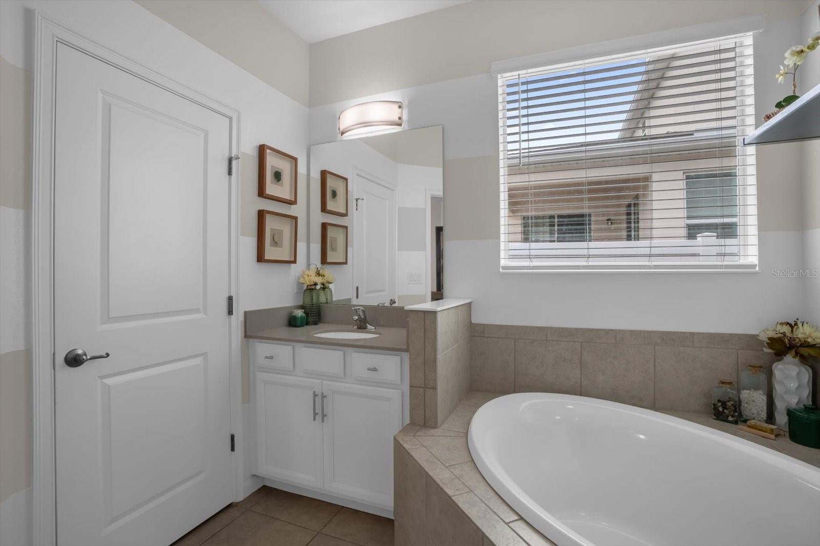 GOLDEN RIDGE - Residential