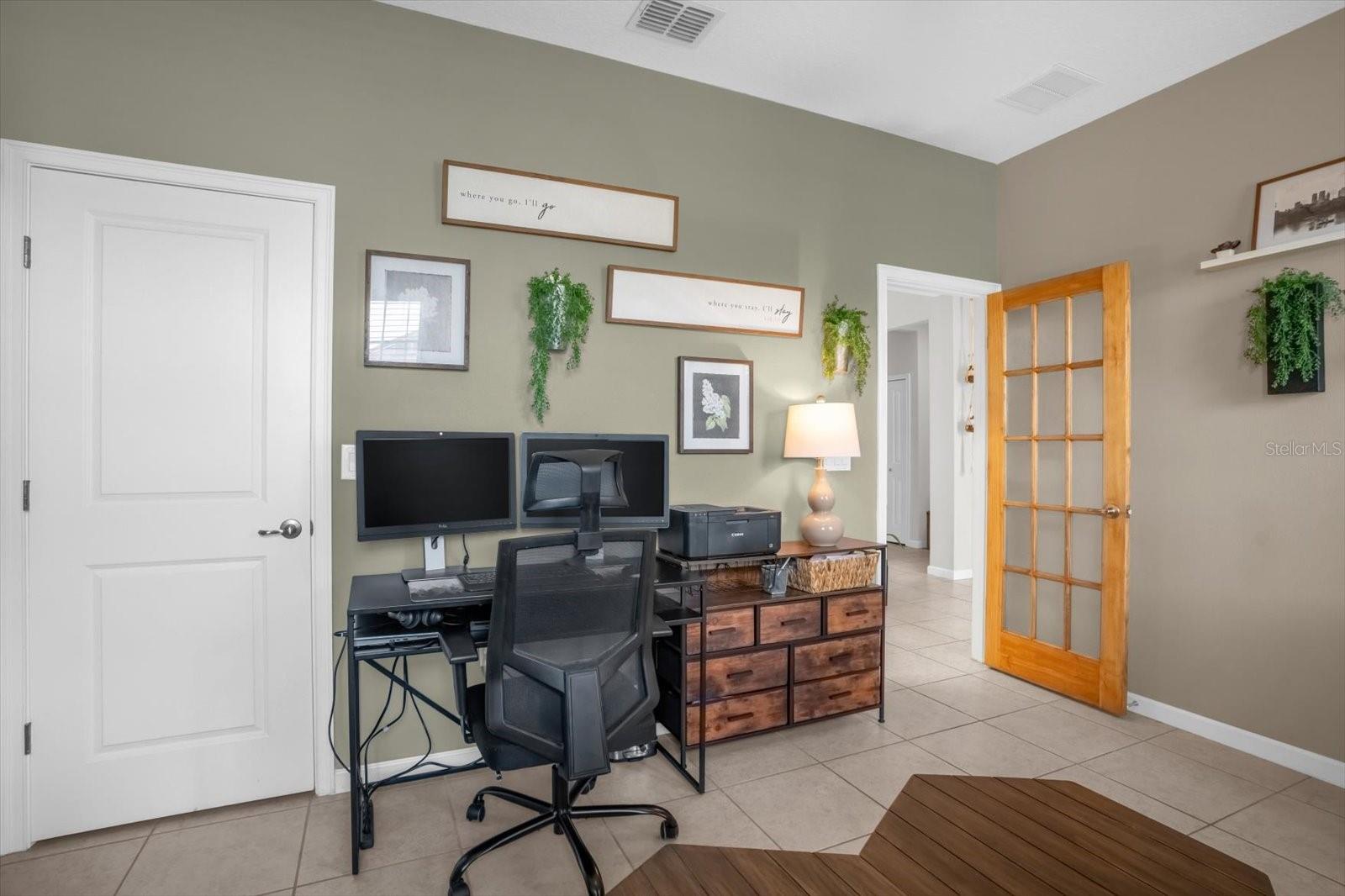 GOLDEN RIDGE - Residential